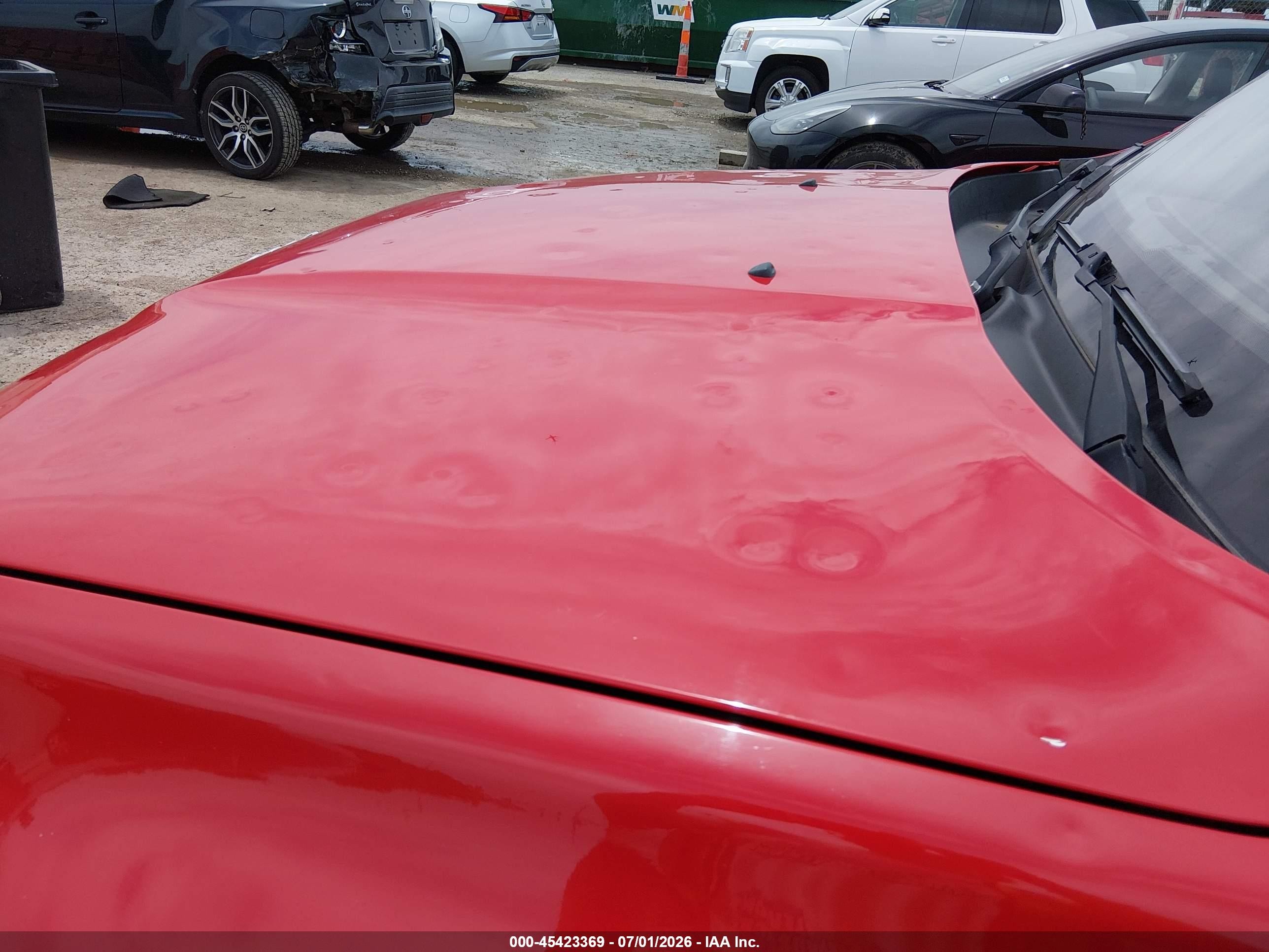 2015 Jeep Renegade Latitude Red vin: ZACCJABT1FPC34044