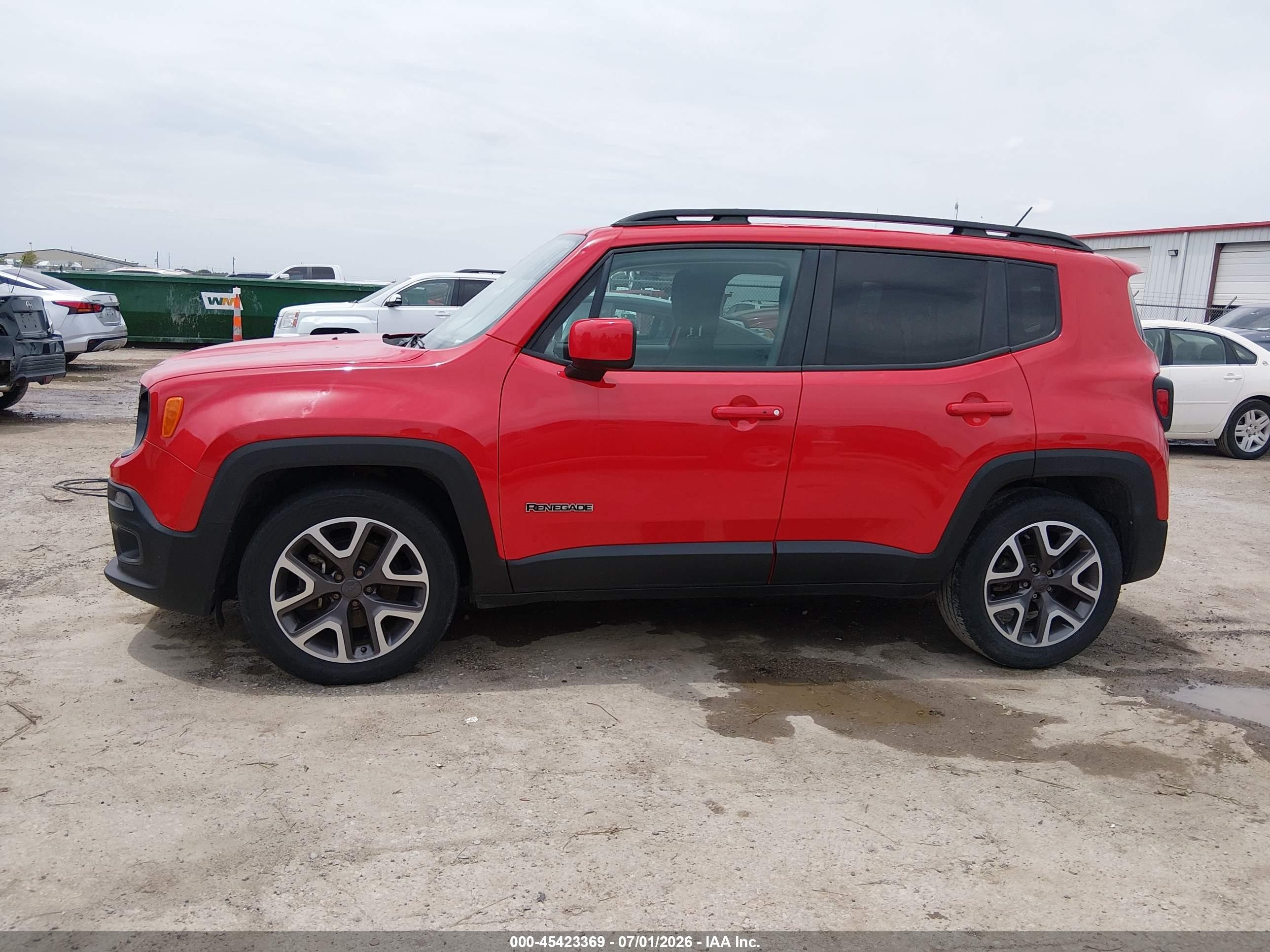 2015 Jeep Renegade Latitude Red vin: ZACCJABT1FPC34044