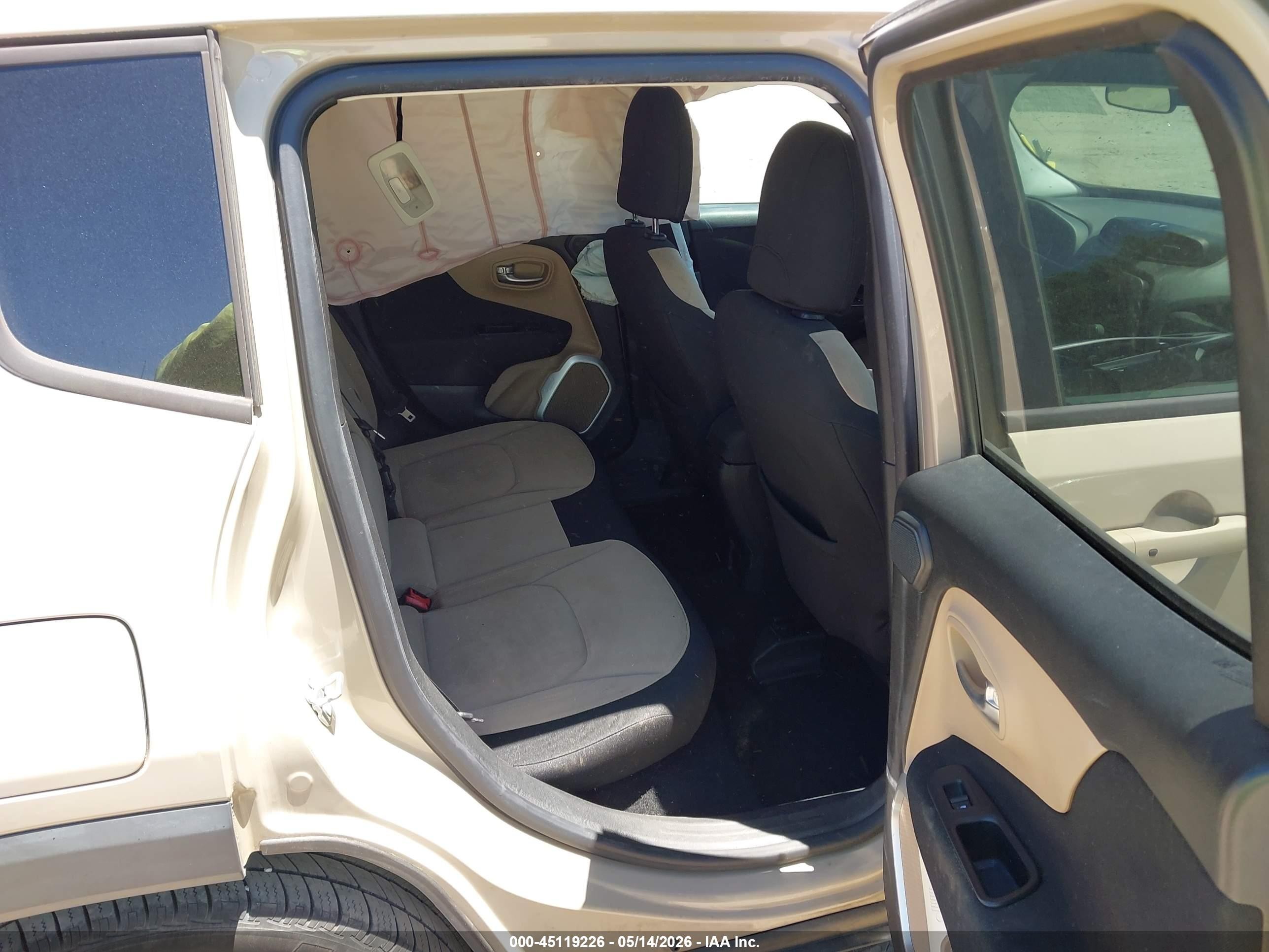 2015 Jeep Renegade Latitude Beige vin: ZACCJABT2FPB37466