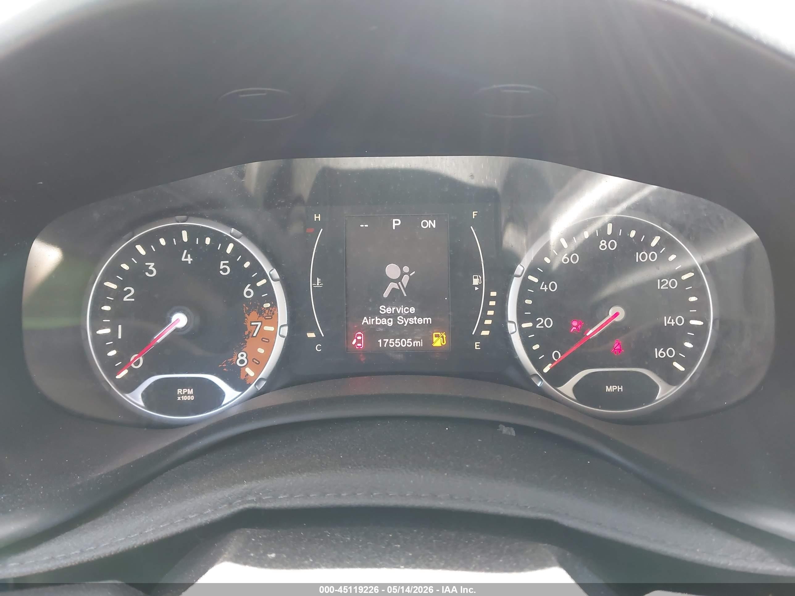2015 Jeep Renegade Latitude Beige vin: ZACCJABT2FPB37466
