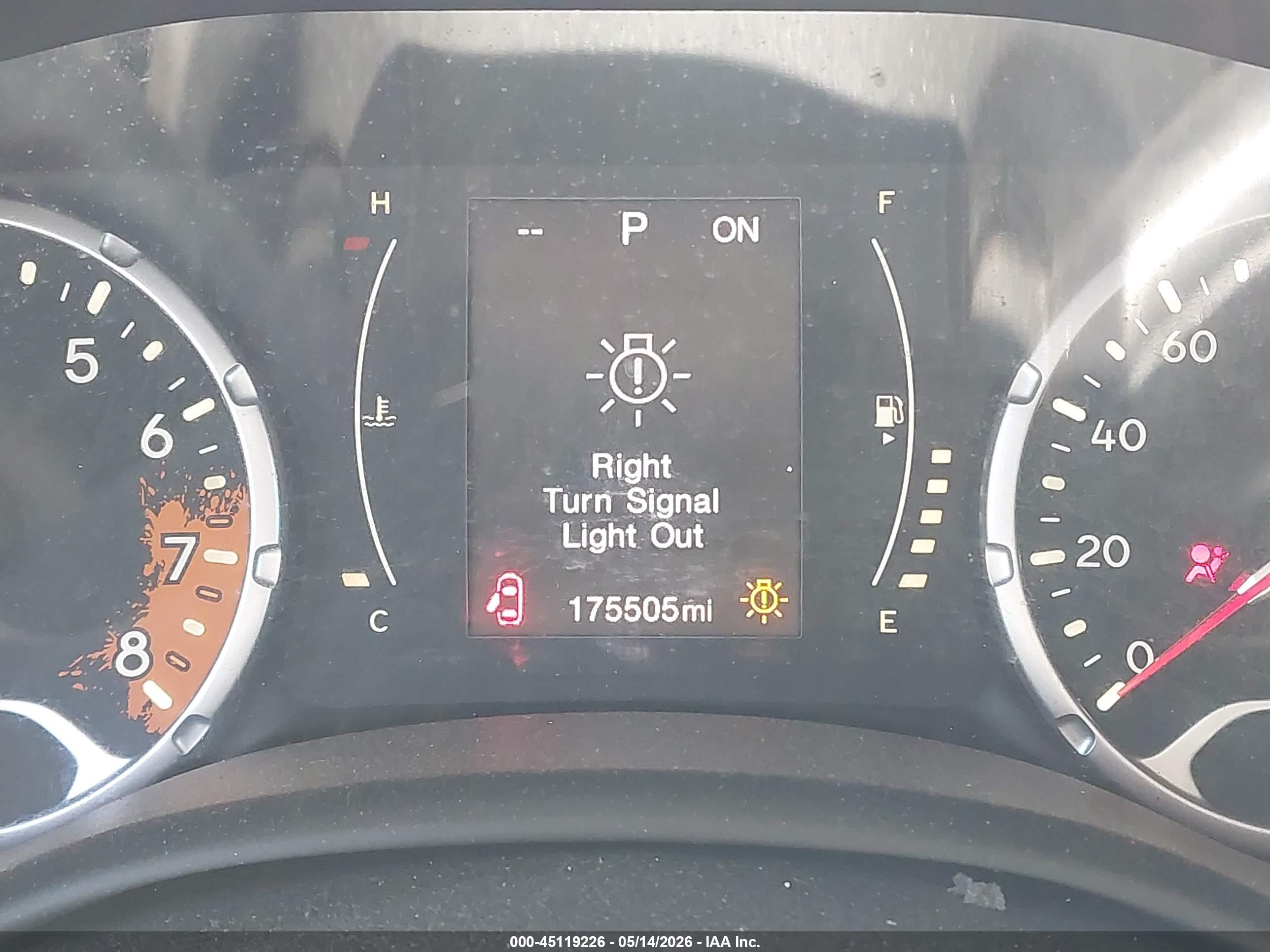 2015 Jeep Renegade Latitude Beige vin: ZACCJABT2FPB37466
