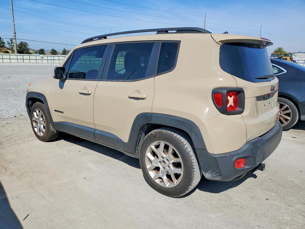 2015 Jeep Renegade Latitude Tan vin: ZACCJABT2FPB37662