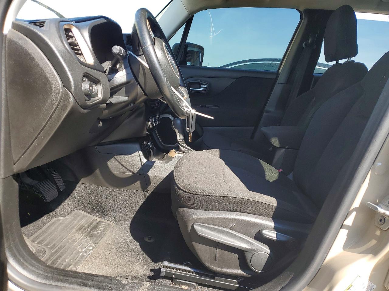 2015 Jeep Renegade Latitude Tan vin: ZACCJABT2FPB37662