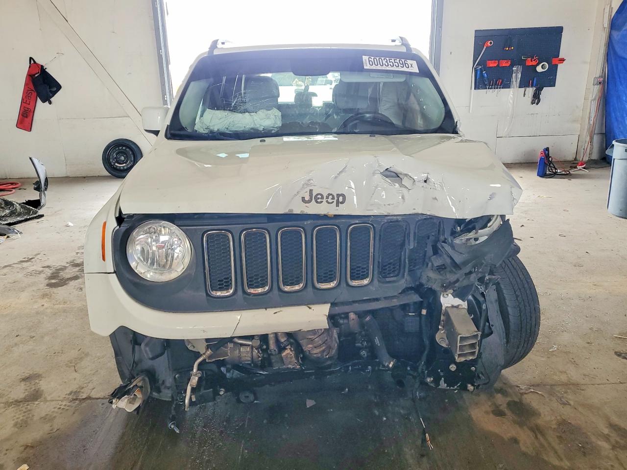 2015 Jeep Renegade Latitude White vin: ZACCJABT2FPB42778