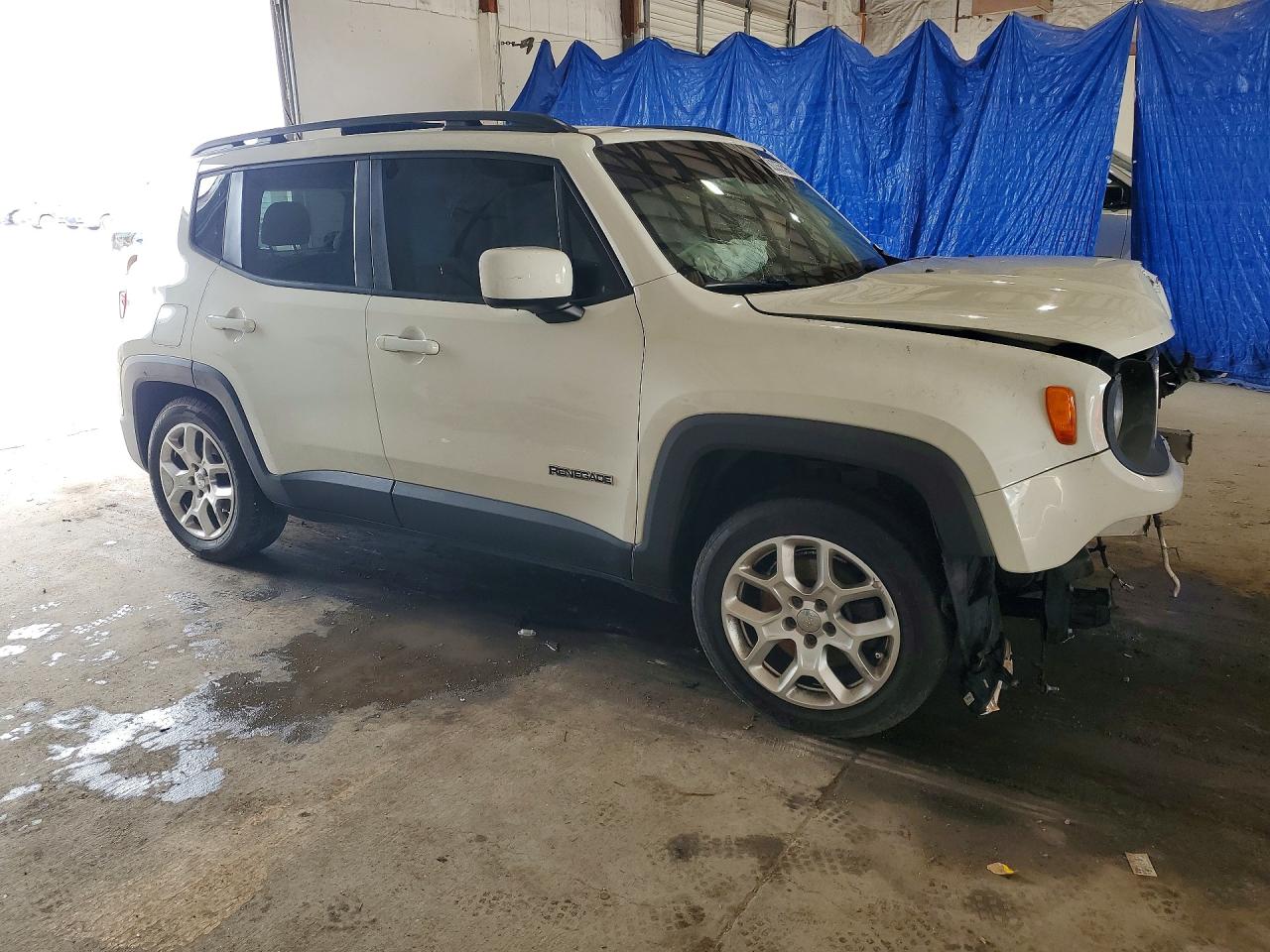 2015 Jeep Renegade Latitude White vin: ZACCJABT2FPB42778