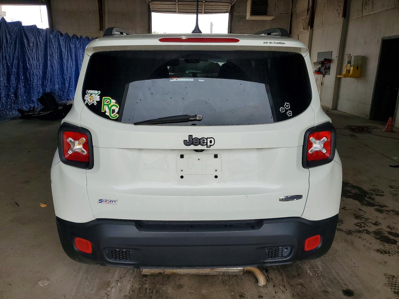2015 Jeep Renegade Latitude White vin: ZACCJABT2FPB42778