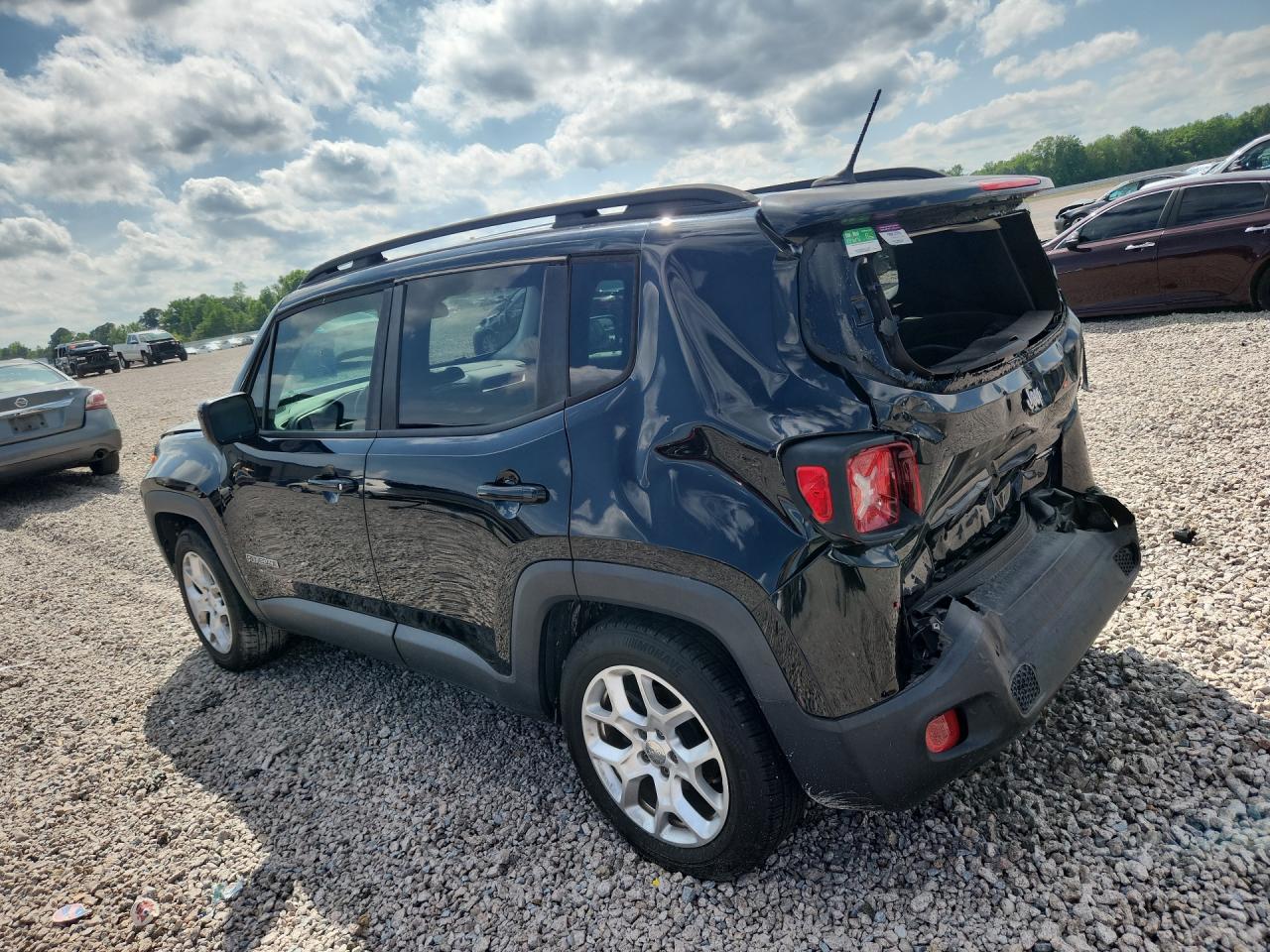 2015 Jeep Renegade Latitude Black vin: ZACCJABT2FPB51562