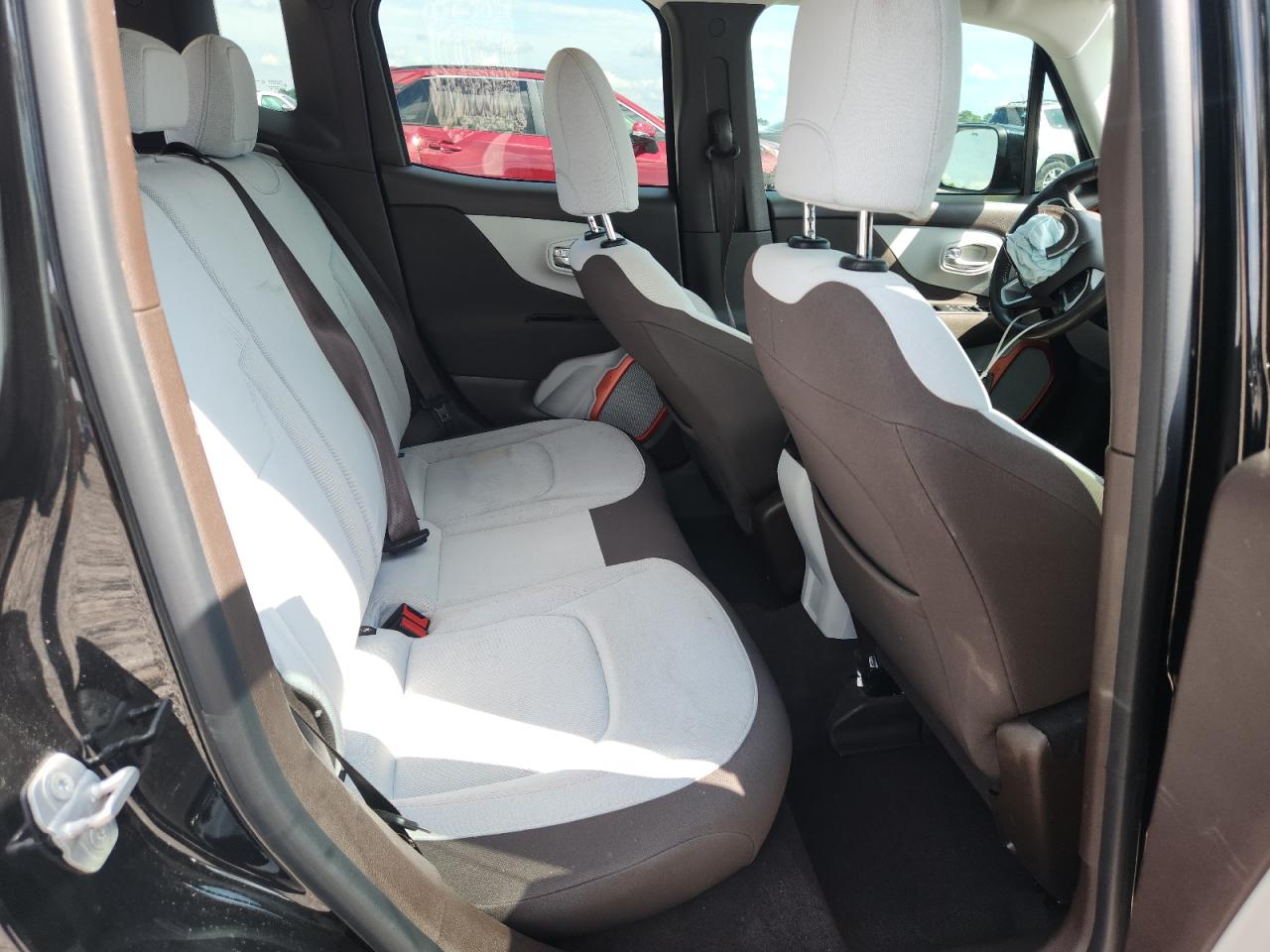 2015 Jeep Renegade Latitude Black vin: ZACCJABT2FPB51562