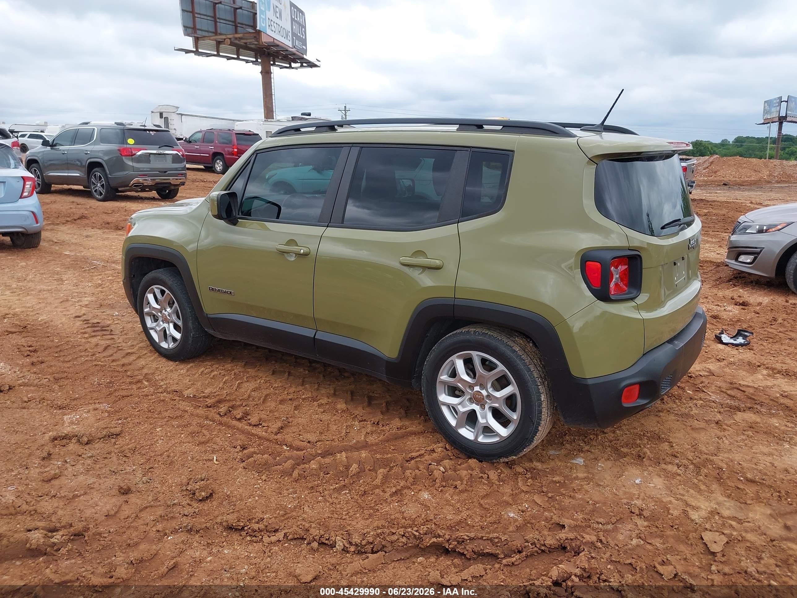 2015 Jeep Renegade Latitude Green vin: ZACCJABT2FPB82651