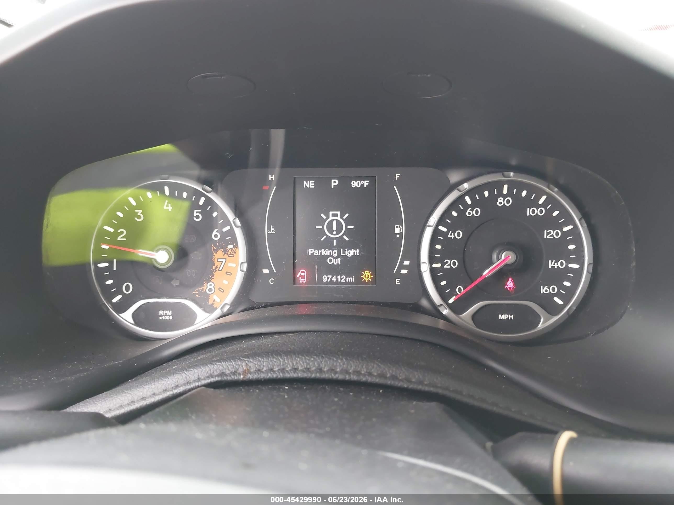2015 Jeep Renegade Latitude Green vin: ZACCJABT2FPB82651