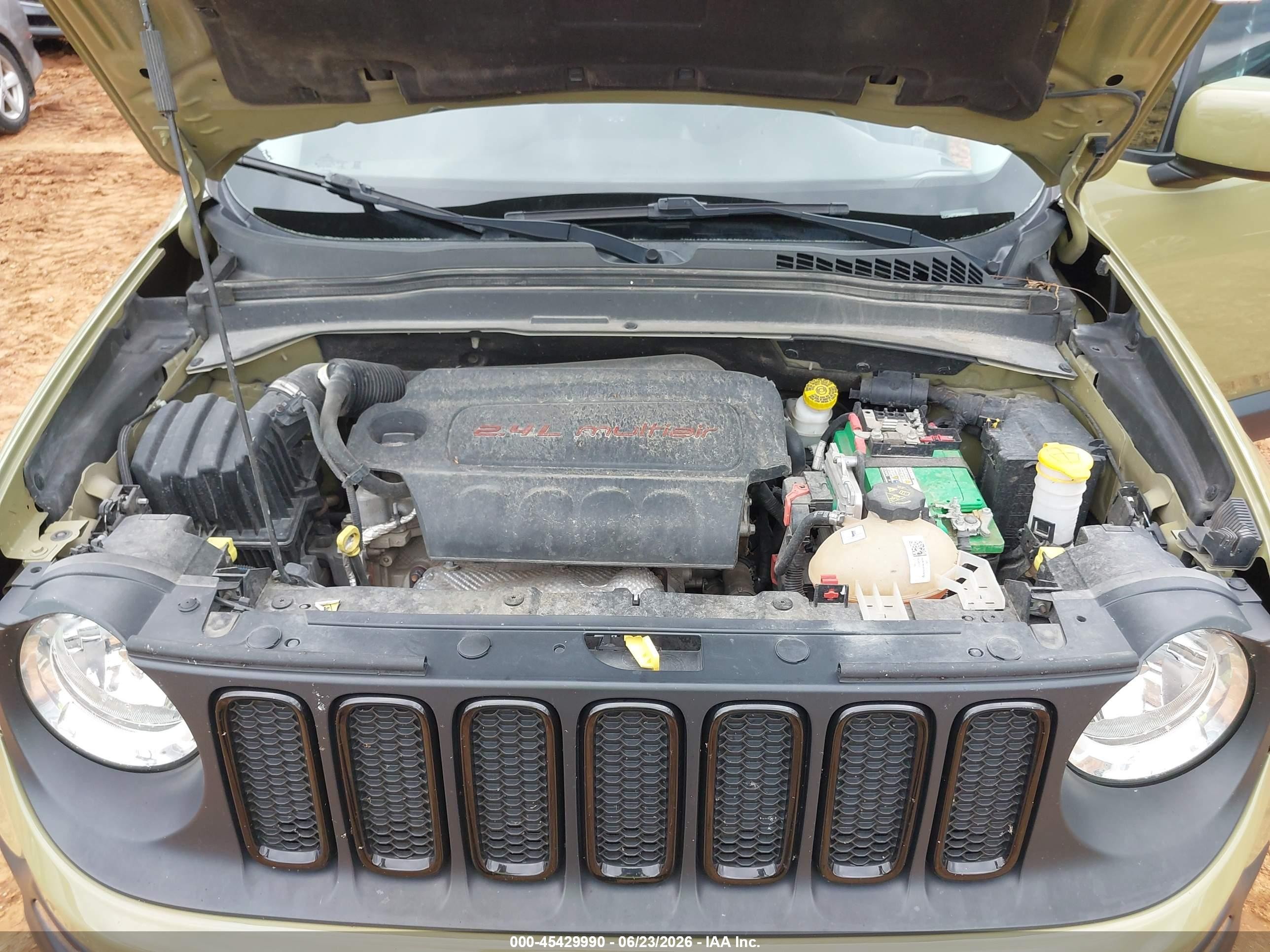2015 Jeep Renegade Latitude Green vin: ZACCJABT2FPB82651