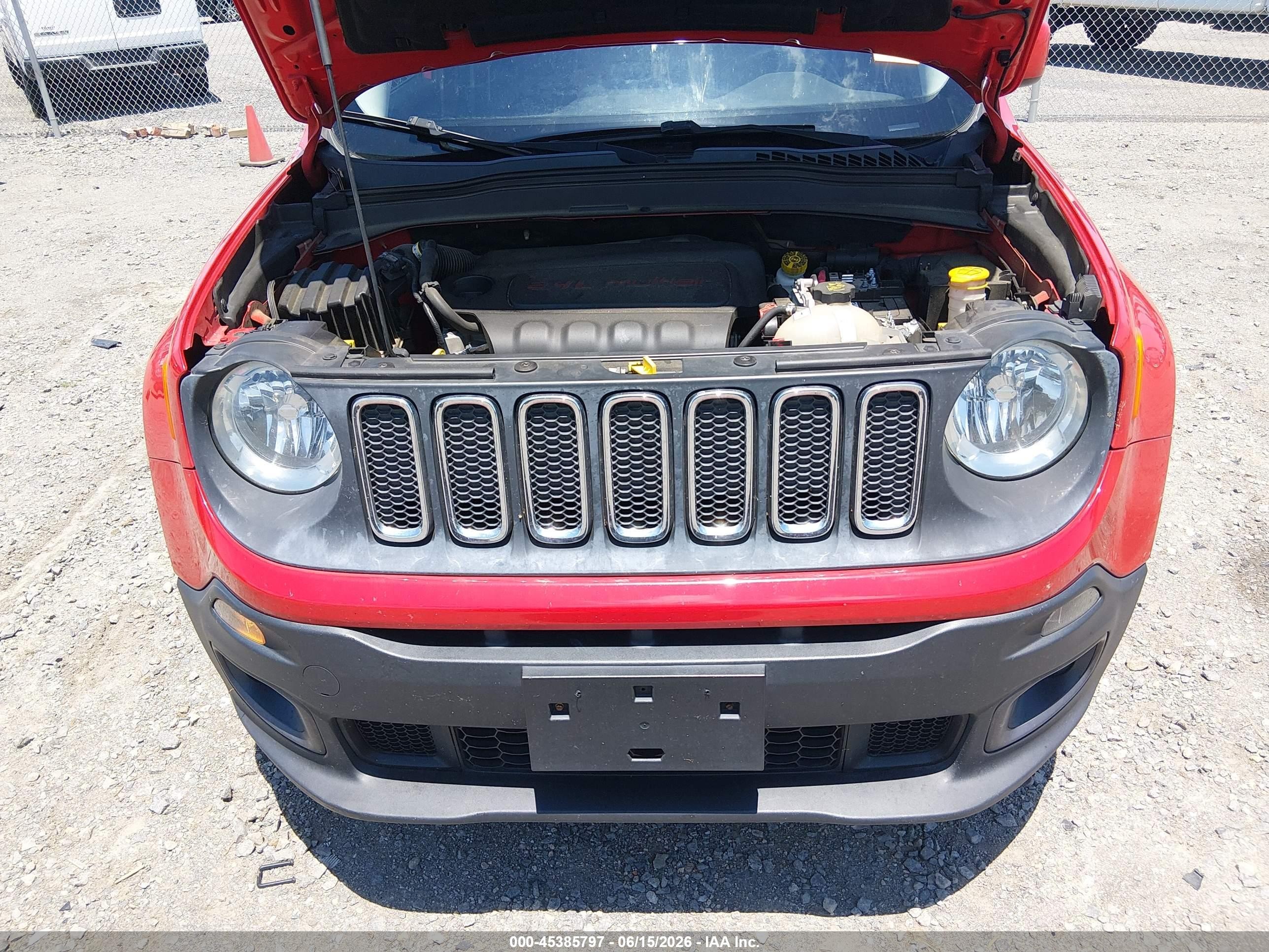 2015 Jeep Renegade Latitude Red vin: ZACCJABT2FPB99434