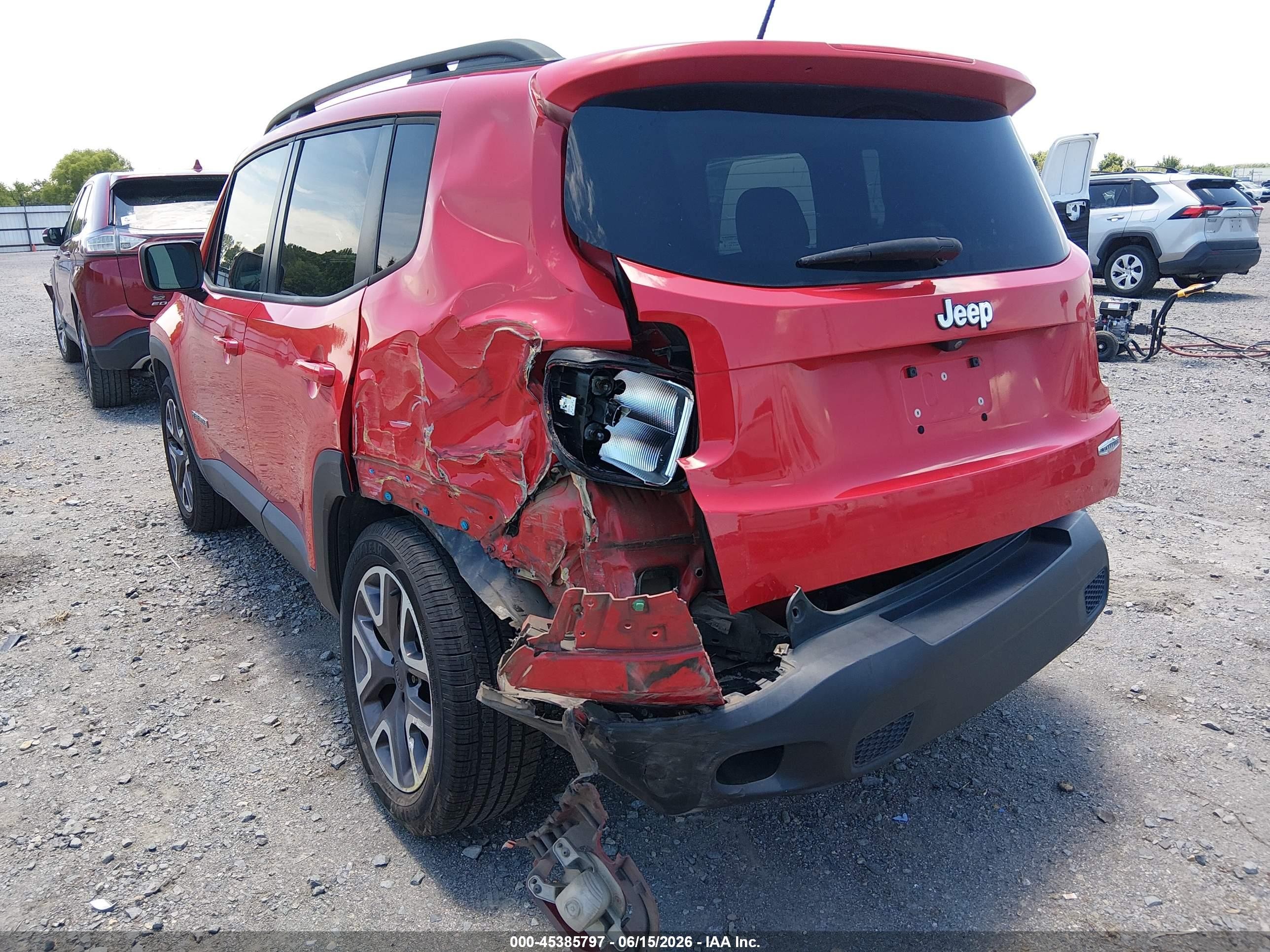 2015 Jeep Renegade Latitude Red vin: ZACCJABT2FPB99434