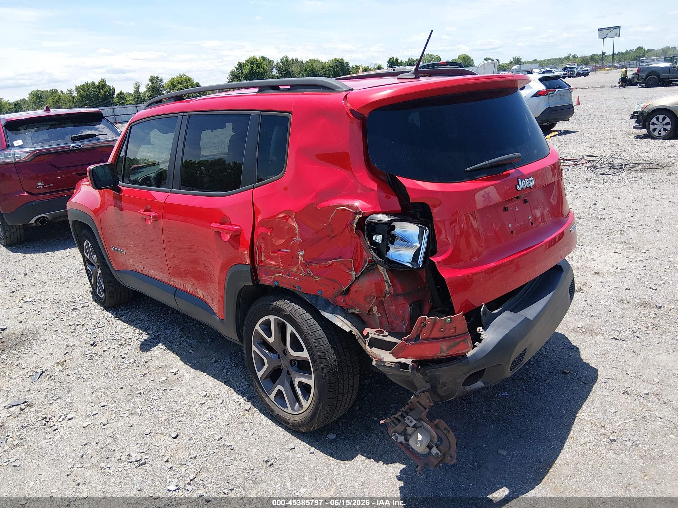 2015 Jeep Renegade Latitude Red vin: ZACCJABT2FPB99434