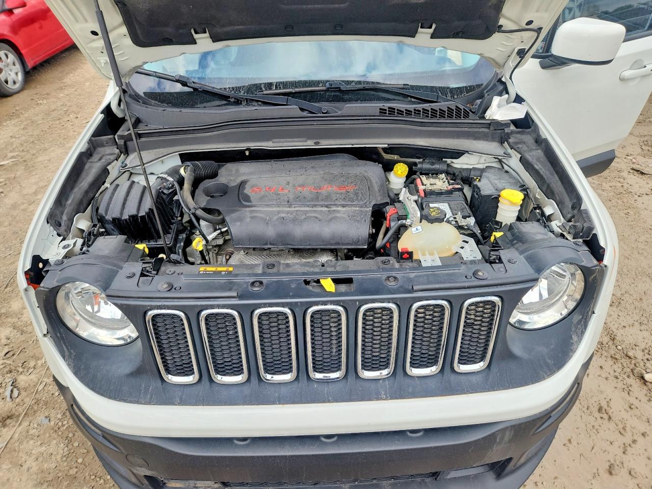 2015 Jeep Renegade Latitude White vin: ZACCJABT2FPC26082