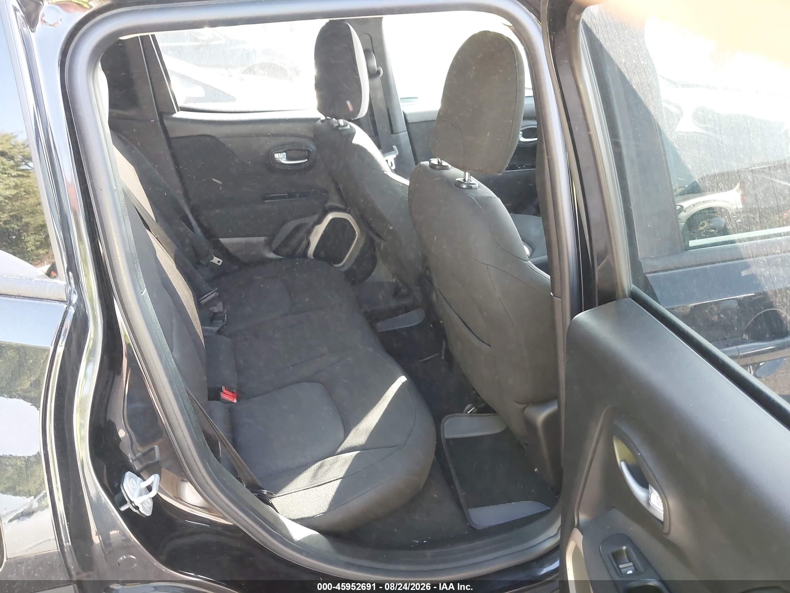 2015 Jeep Renegade Latitude Black vin: ZACCJABT2FPC34781