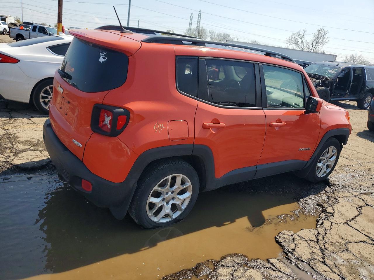 2015 Jeep Renegade Latitude Orange vin: ZACCJABT2FPC34831