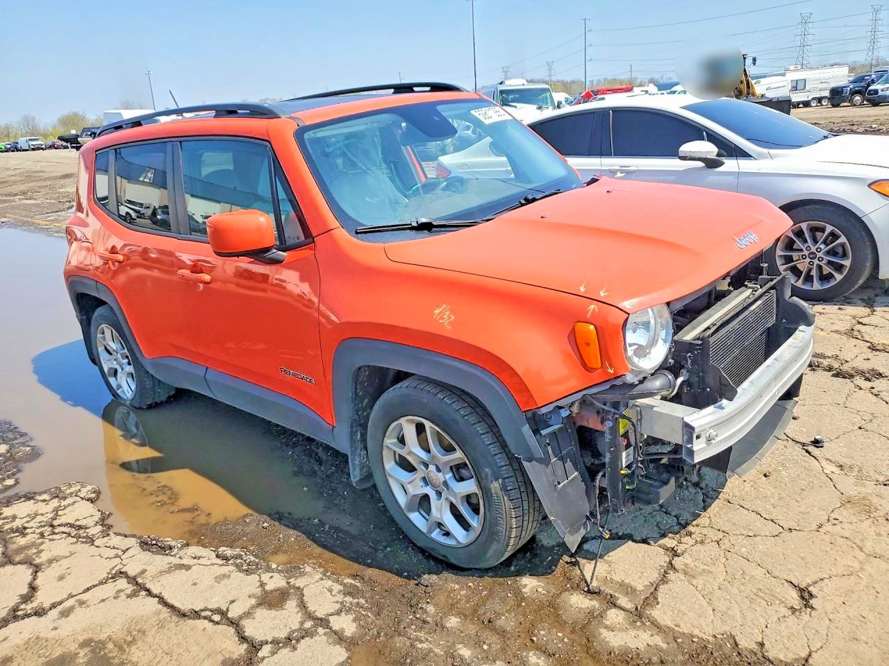 2015 Jeep Renegade Latitude Orange vin: ZACCJABT2FPC34831