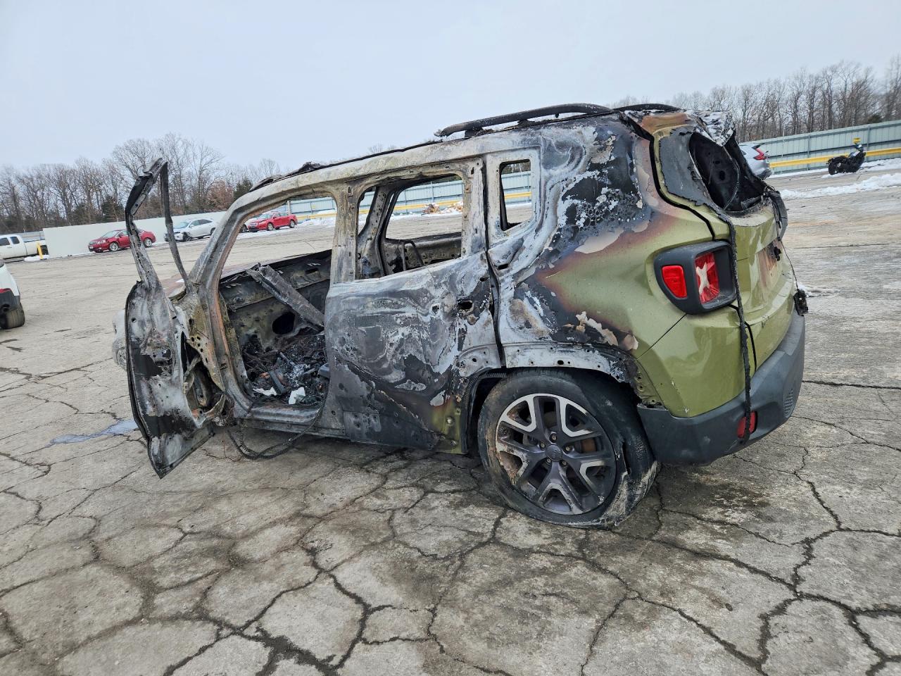 2015 Jeep Renegade Latitude Green vin: ZACCJABT3FPB30154
