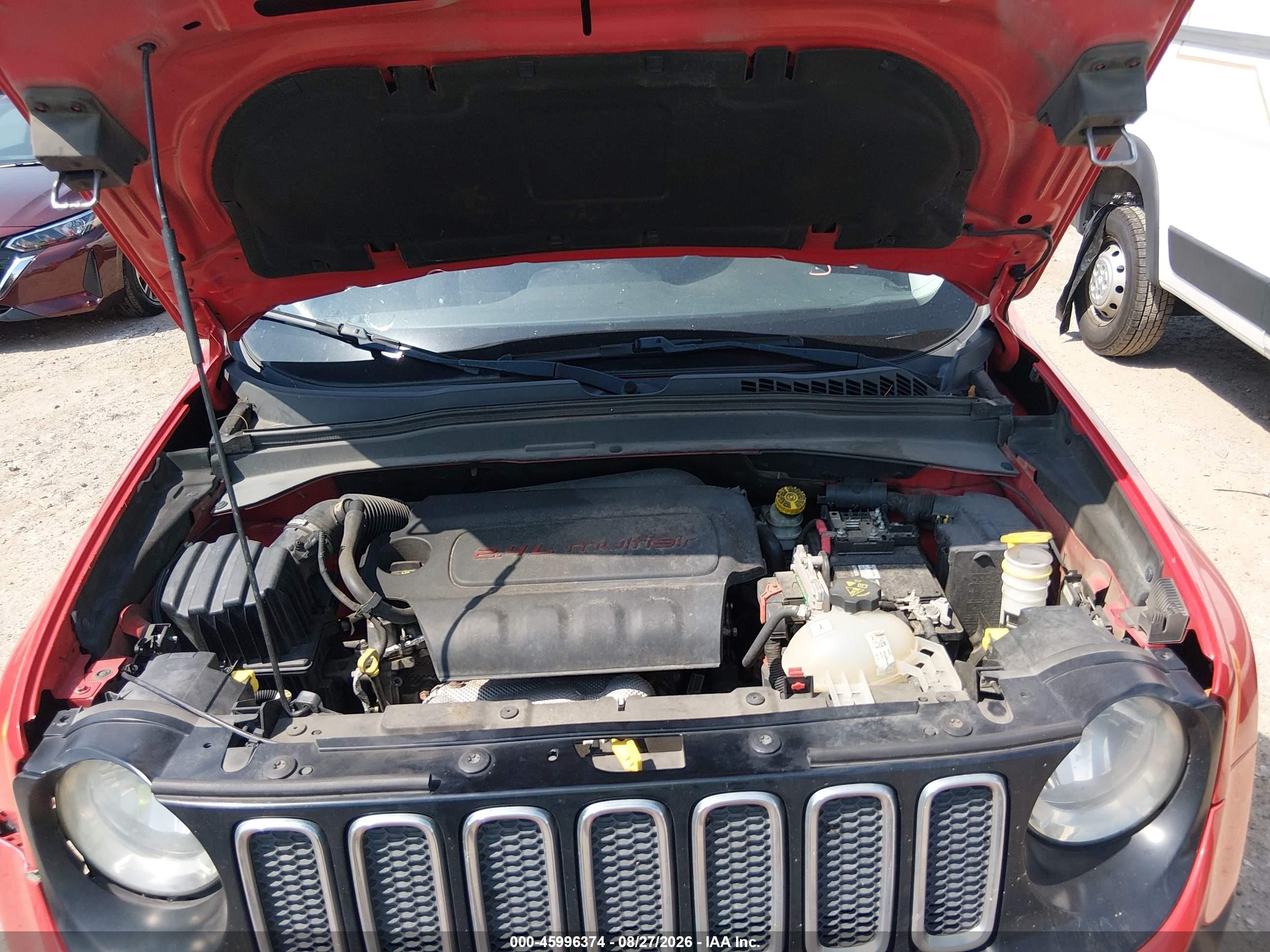 2015 Jeep Renegade Latitude Red vin: ZACCJABT3FPB44071