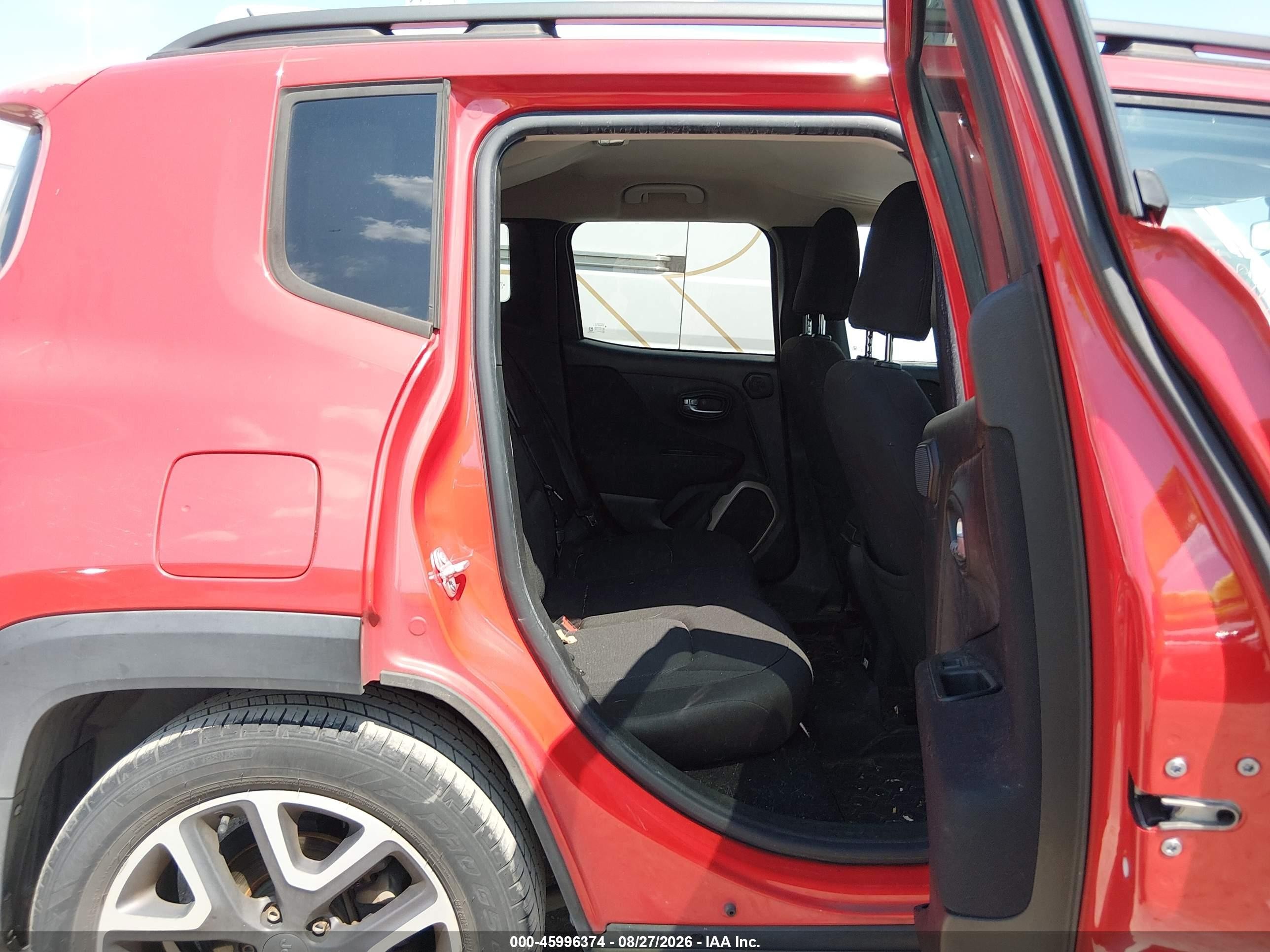 2015 Jeep Renegade Latitude Red vin: ZACCJABT3FPB44071