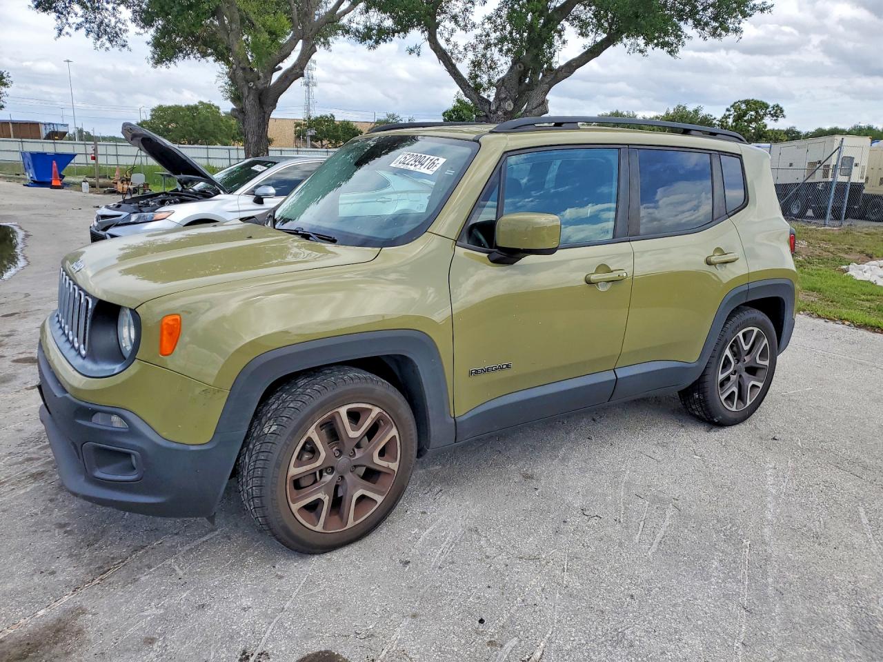 2015 Jeep Renegade Latitude Green vin: ZACCJABT3FPC18489