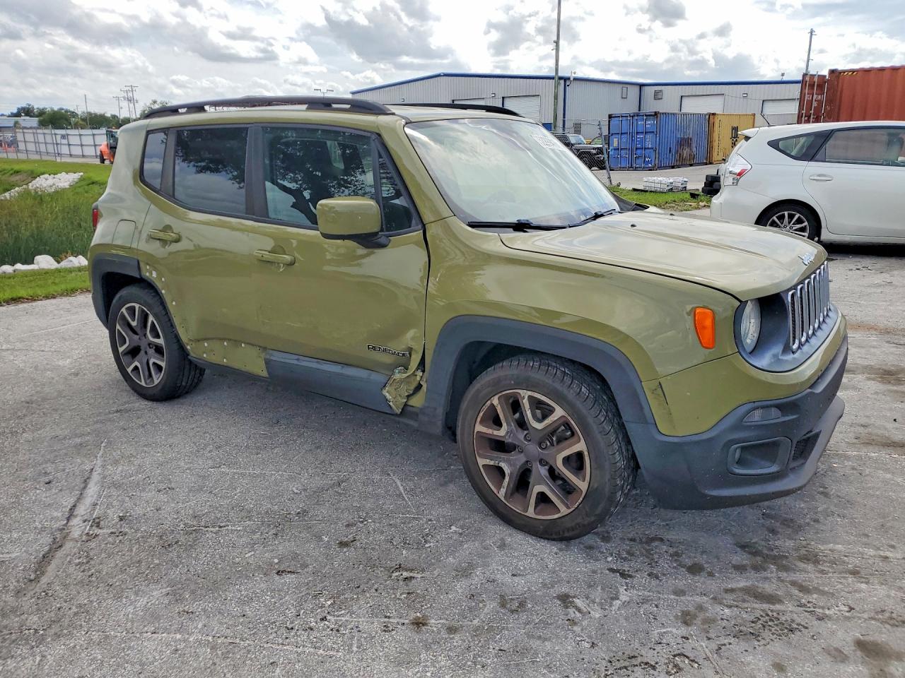 2015 Jeep Renegade Latitude Green vin: ZACCJABT3FPC18489