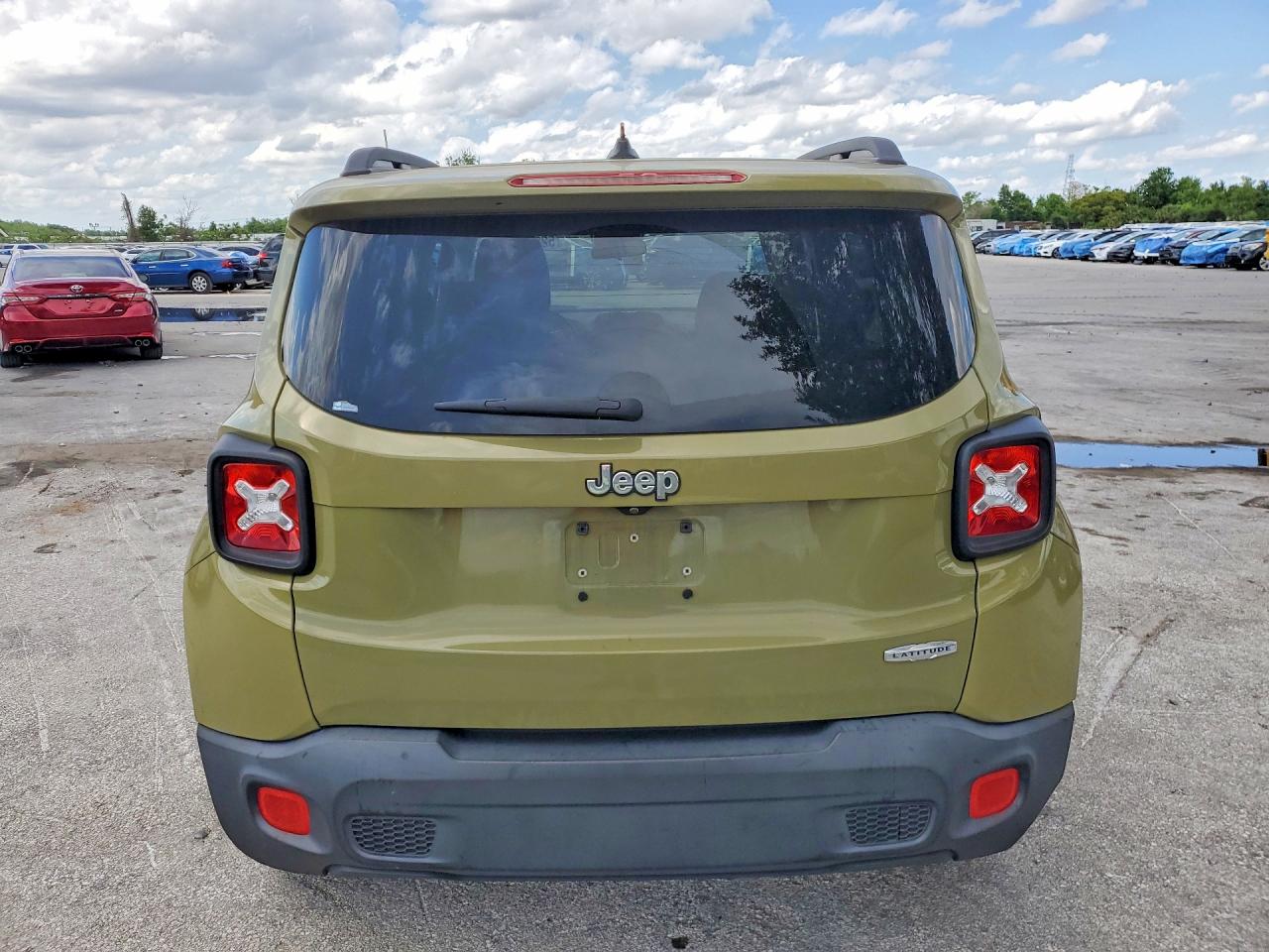2015 Jeep Renegade Latitude Green vin: ZACCJABT3FPC18489