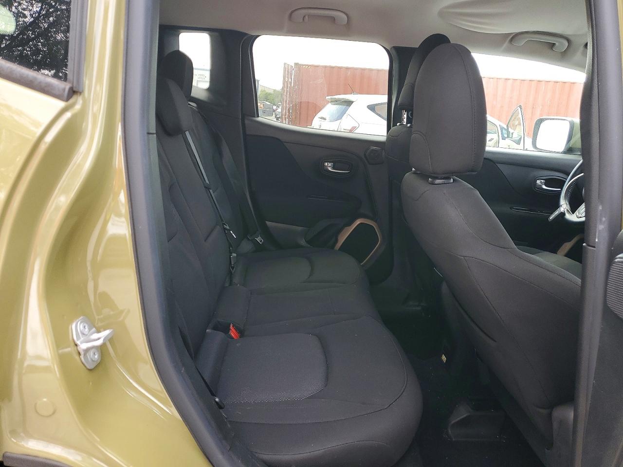 2015 Jeep Renegade Latitude Green vin: ZACCJABT3FPC18489