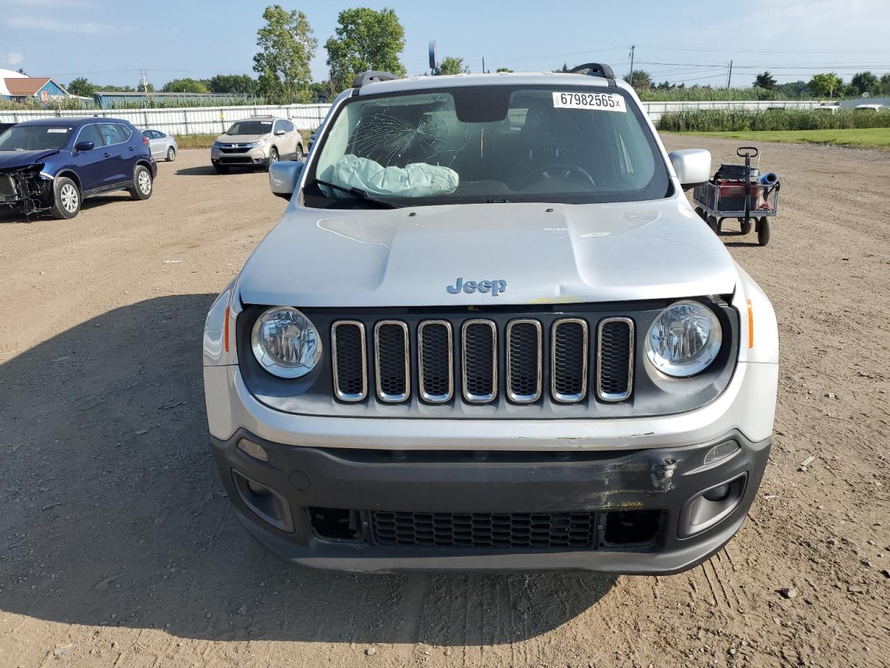 2015 Jeep Renegade Latitude Серебряный vin: ZACCJABT3FPC18783