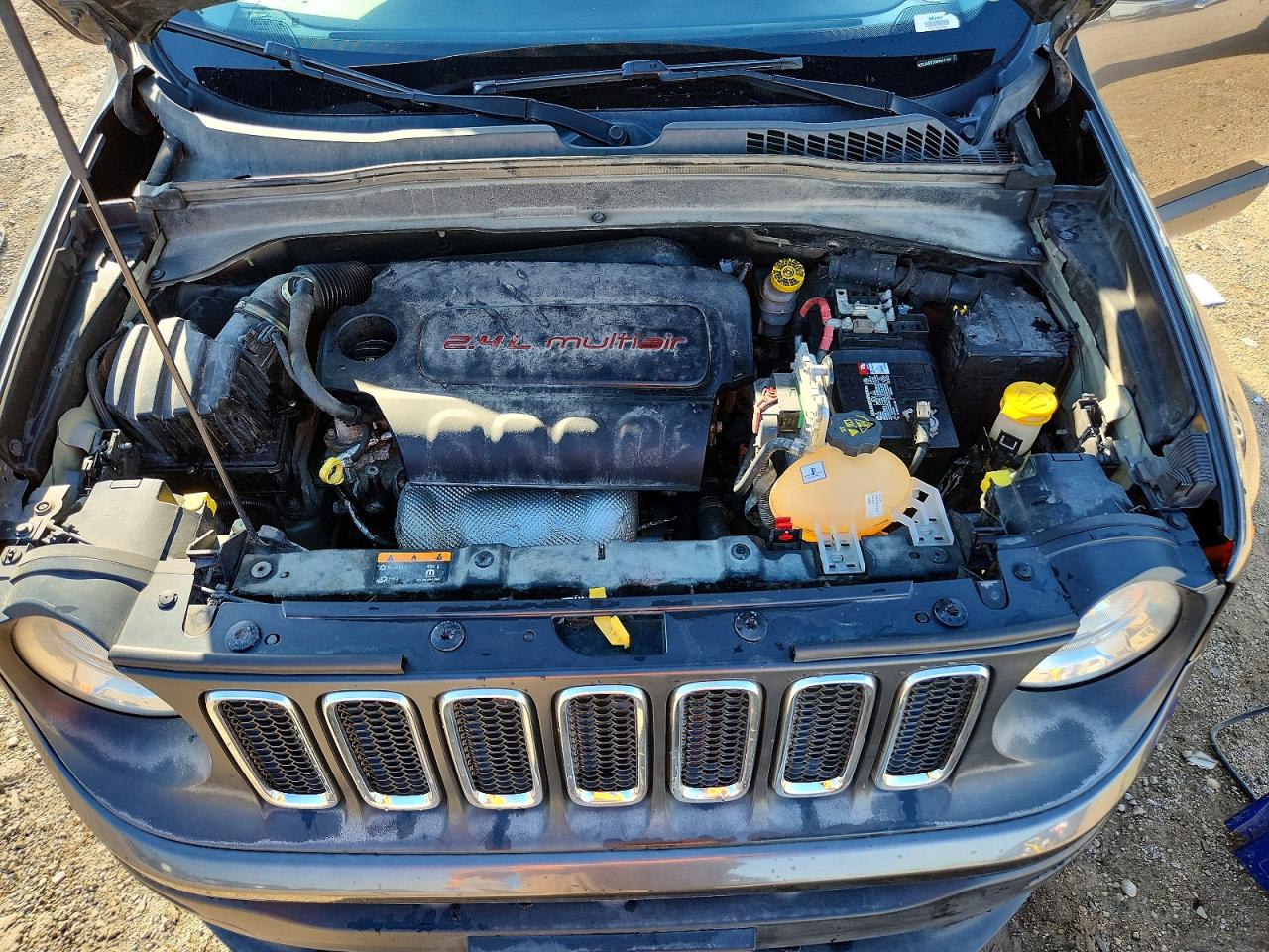 2016 Jeep Renegade Latitude Gray vin: ZACCJABT3GPD81189