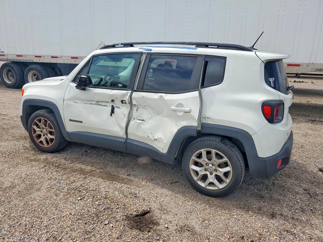 2016 Jeep Renegade Latitude White vin: ZACCJABT3GPE03255