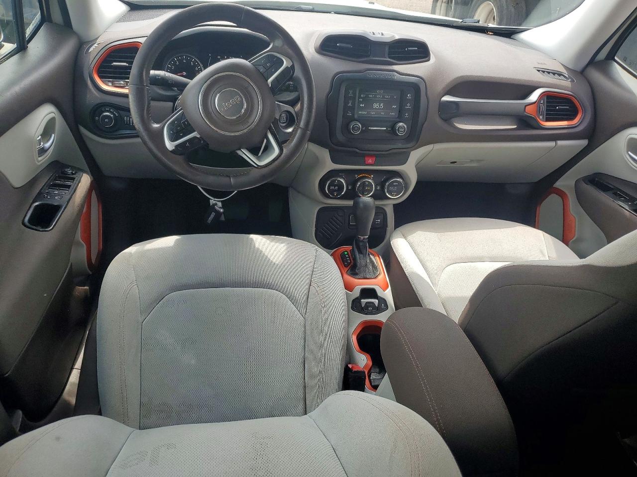 2016 Jeep Renegade Latitude White vin: ZACCJABT3GPE03255