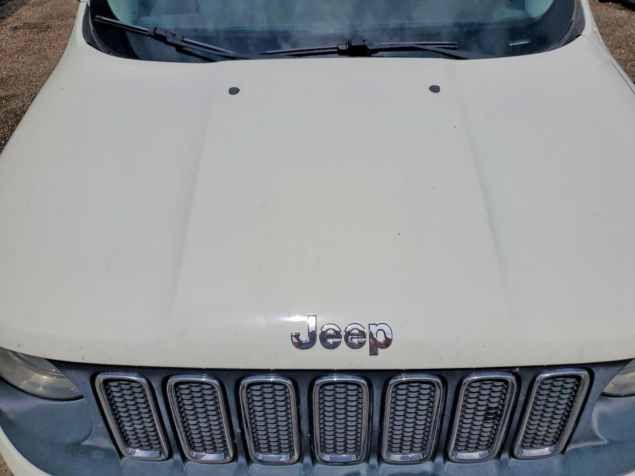 2016 Jeep Renegade Latitude White vin: ZACCJABT3GPE03255