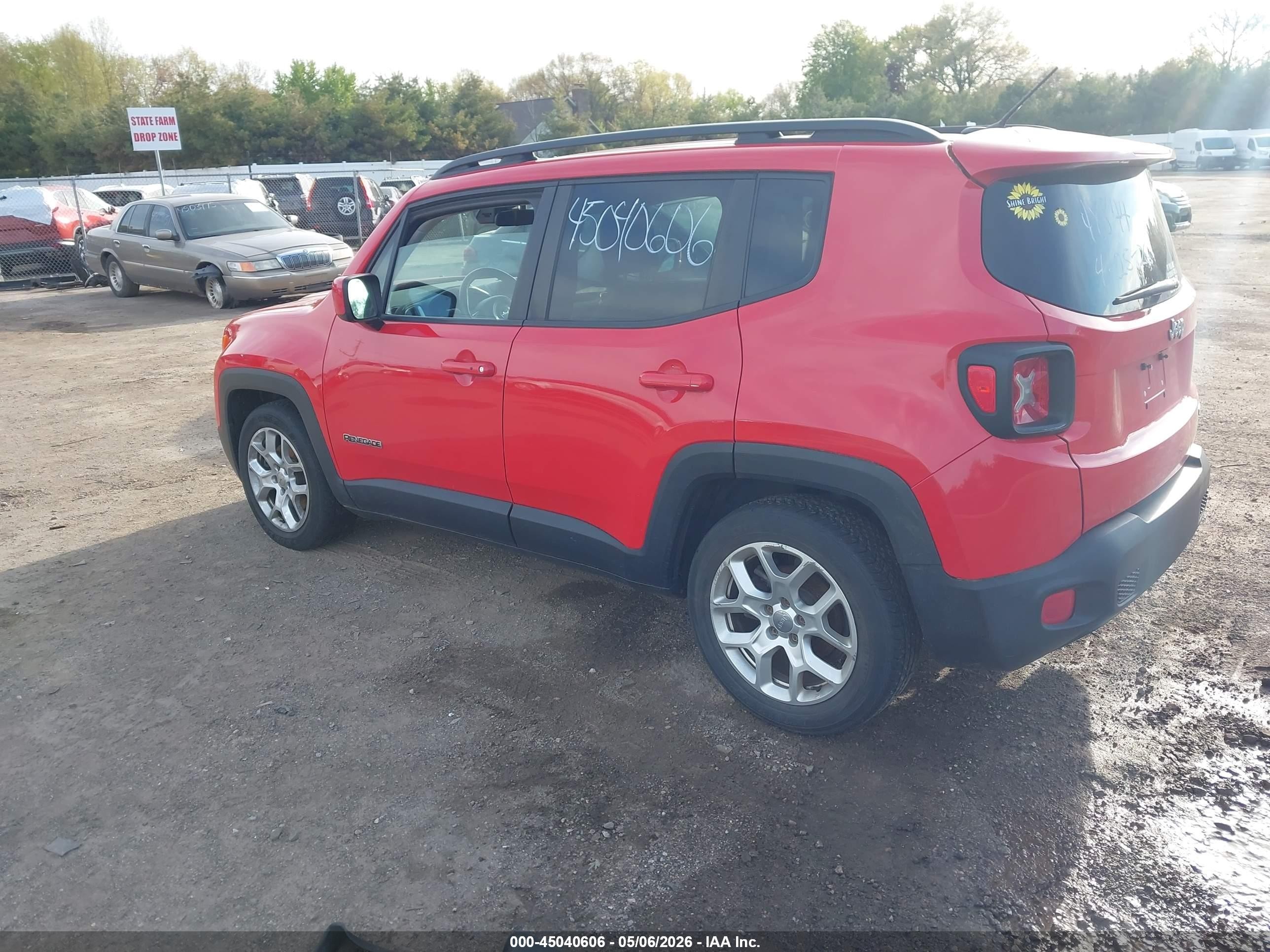 2015 Jeep Renegade Latitude Red vin: ZACCJABT4FPB22192