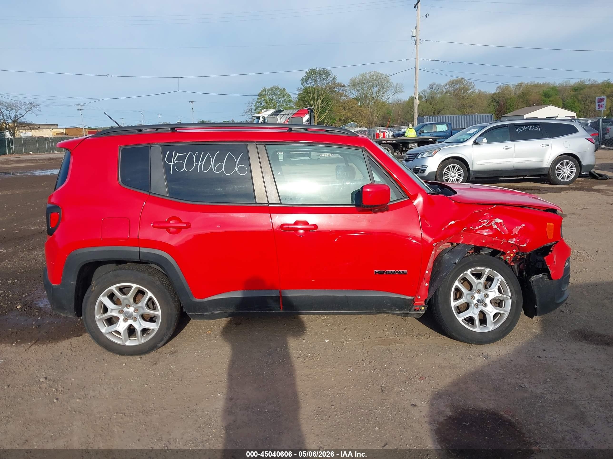 2015 Jeep Renegade Latitude Red vin: ZACCJABT4FPB22192