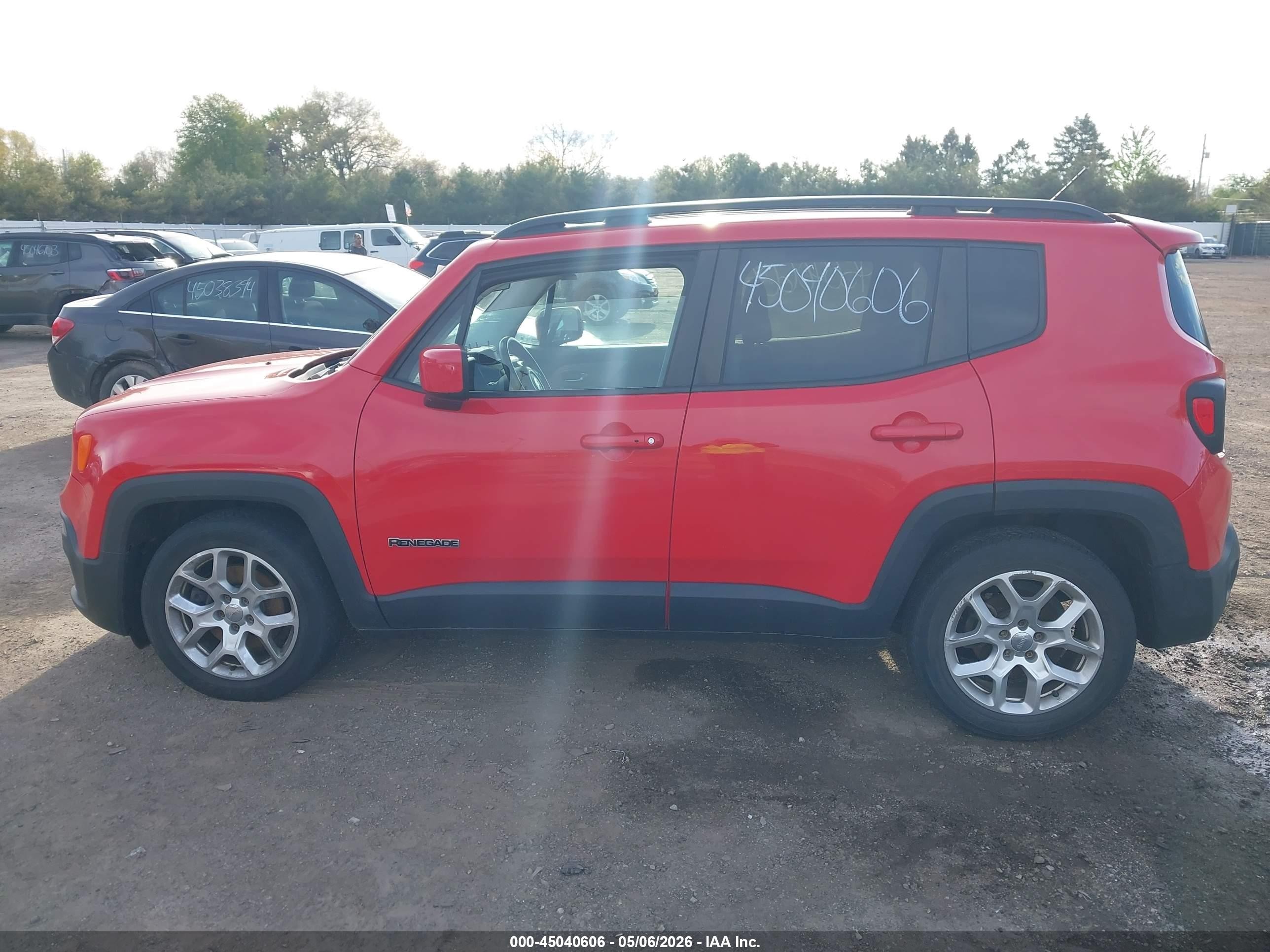 2015 Jeep Renegade Latitude Red vin: ZACCJABT4FPB22192