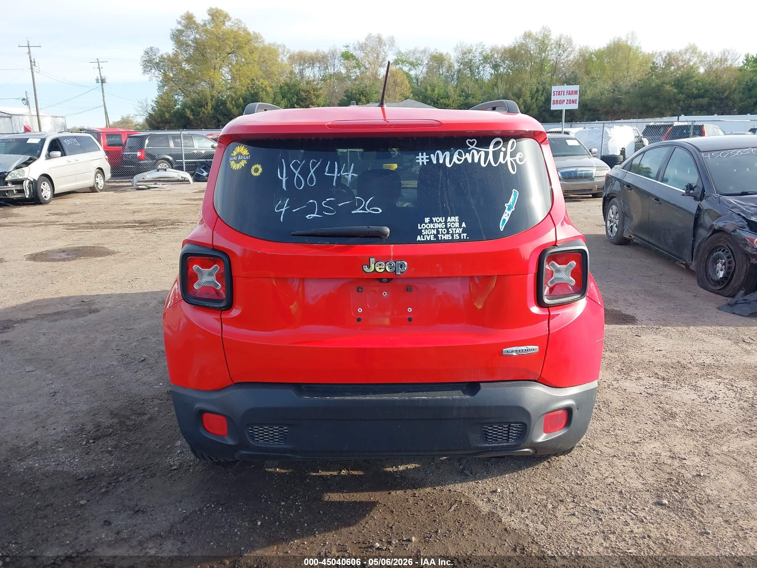 2015 Jeep Renegade Latitude Red vin: ZACCJABT4FPB22192