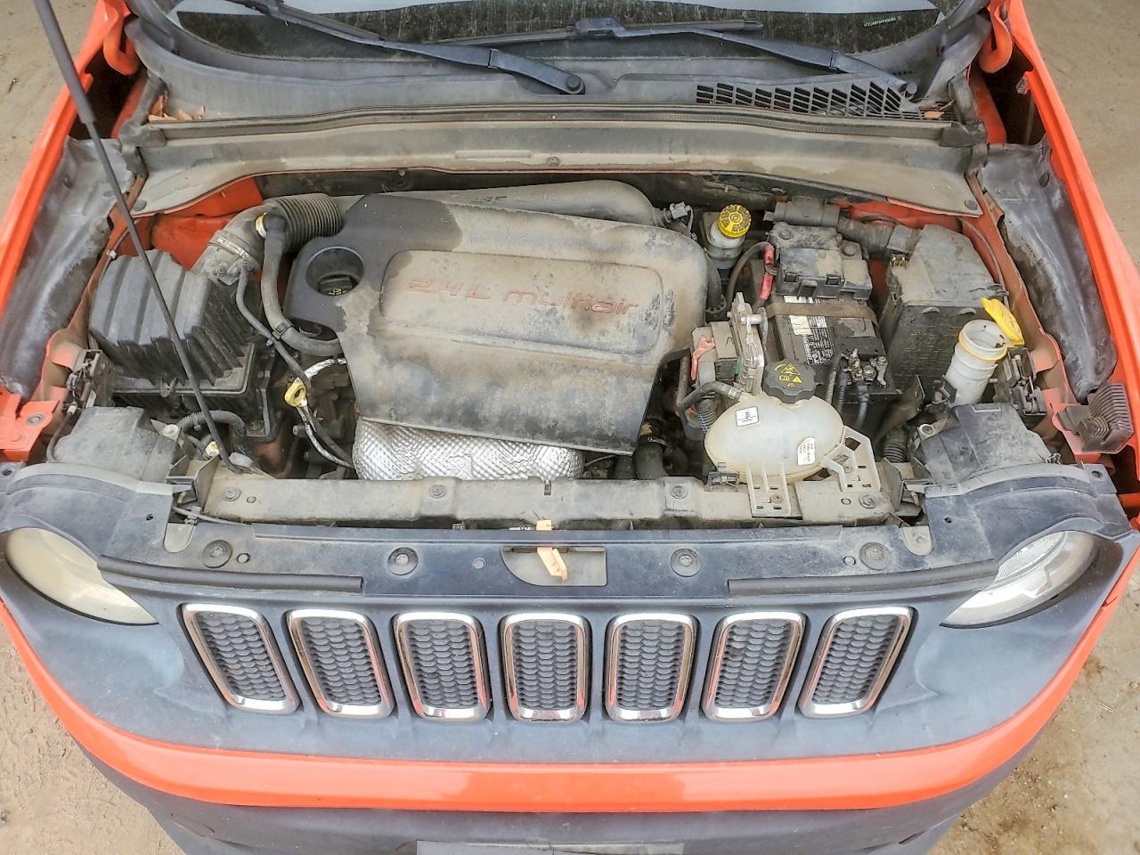 2015 Jeep Renegade Latitude Orange vin: ZACCJABT4FPB26355