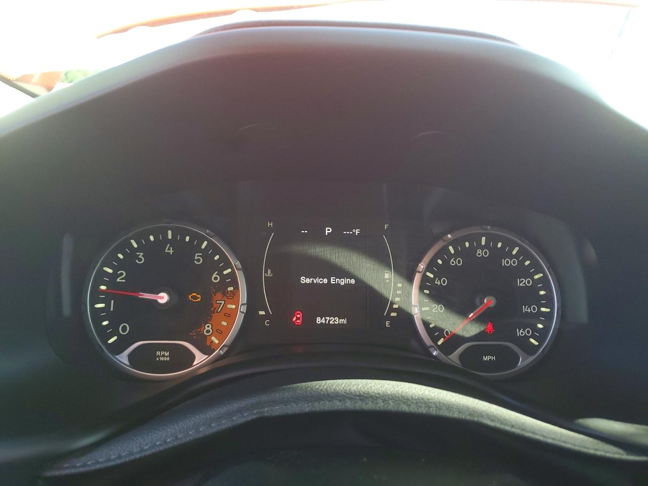 2015 Jeep Renegade Latitude Оранжевый vin: ZACCJABT4FPB30664