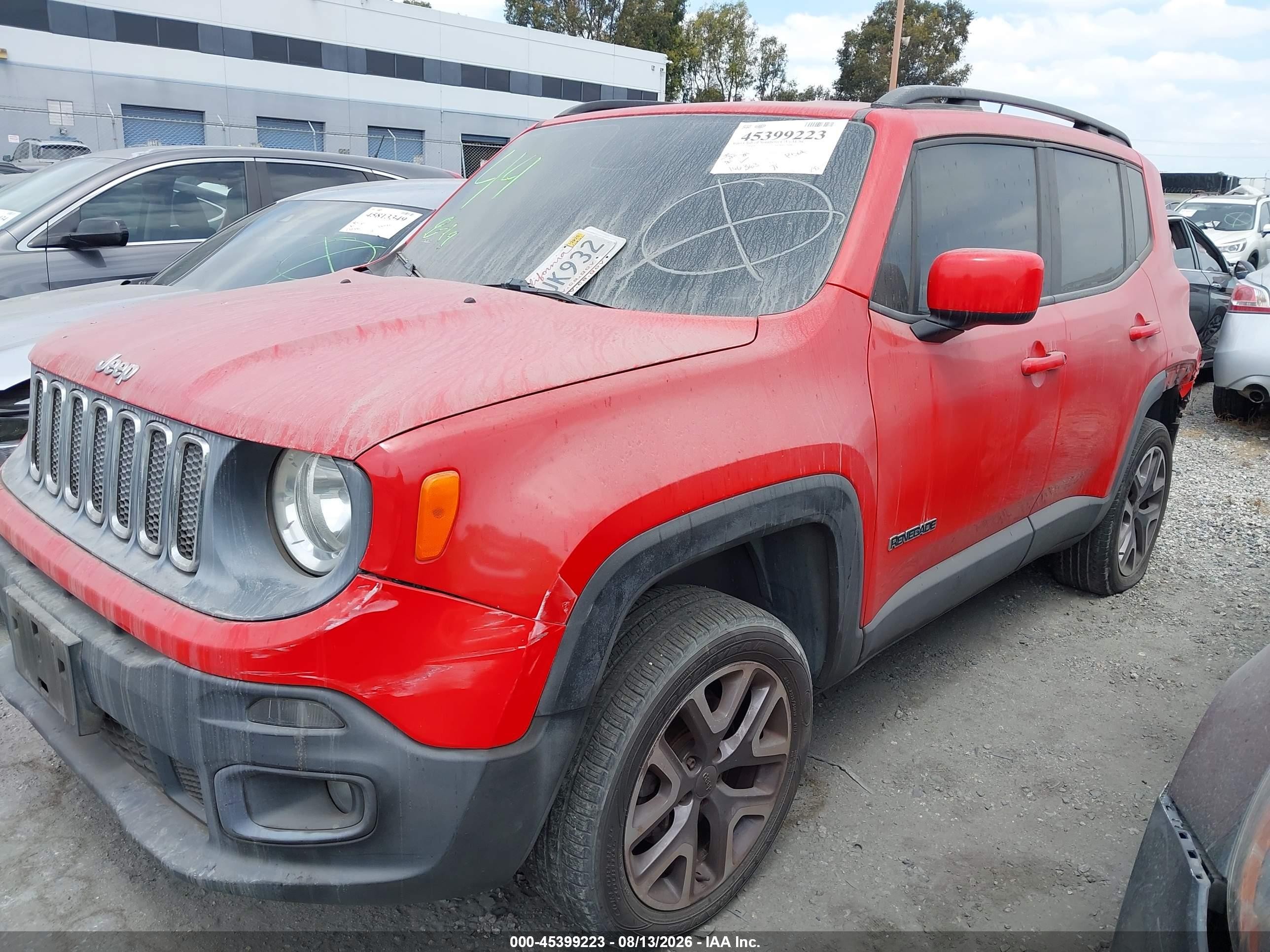 2015 Jeep Renegade Latitude Red vin: ZACCJABT4FPB32074