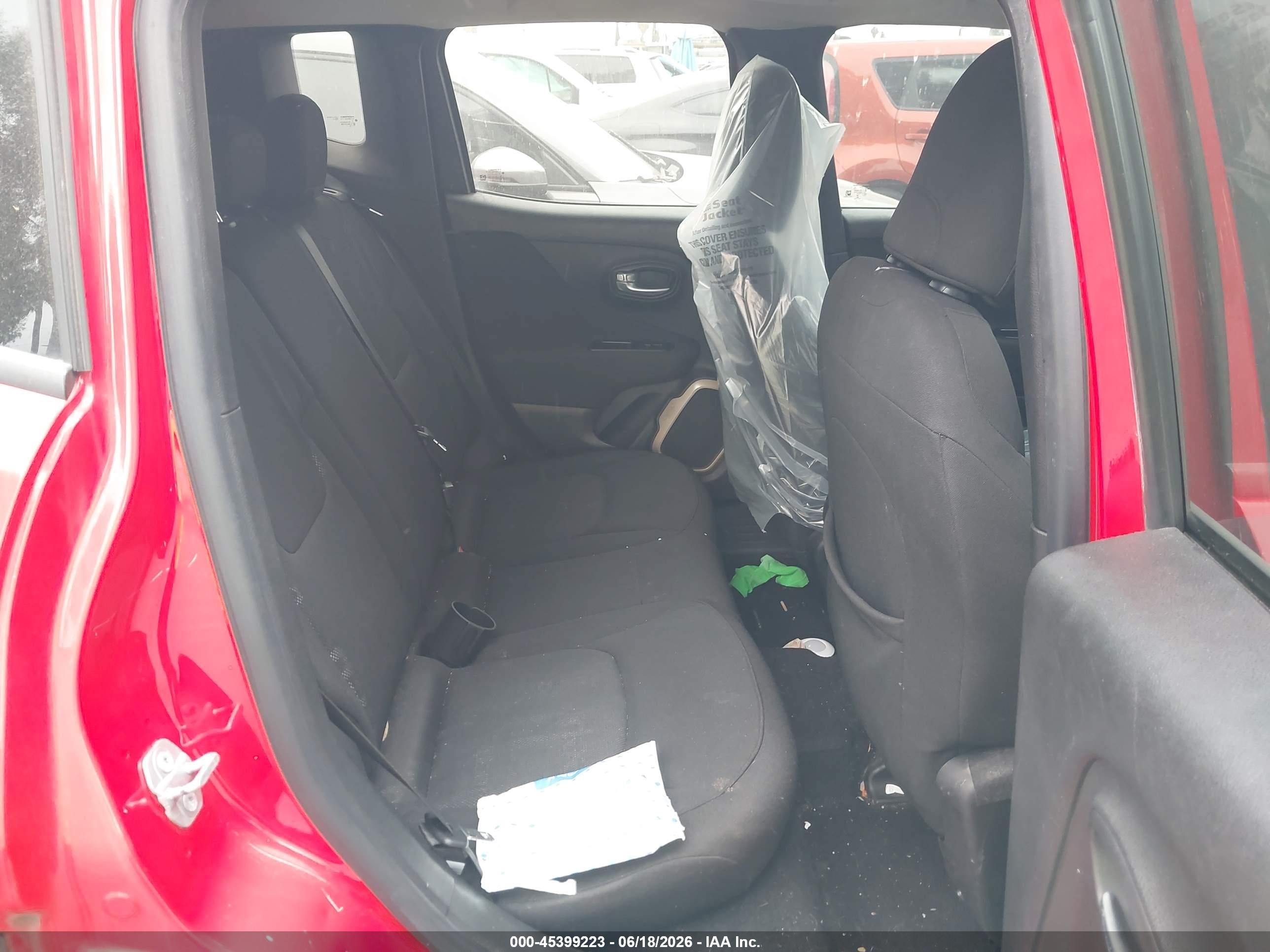 2015 Jeep Renegade Latitude Red vin: ZACCJABT4FPB32074