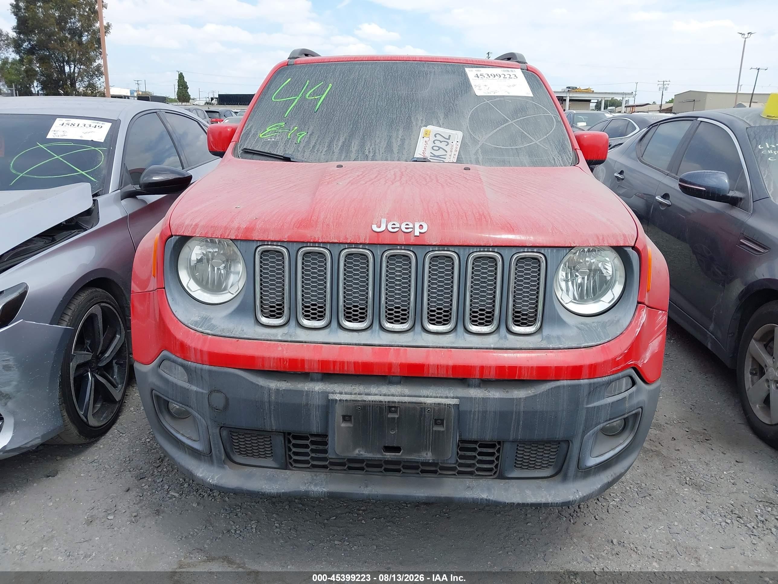 2015 Jeep Renegade Latitude Red vin: ZACCJABT4FPB32074