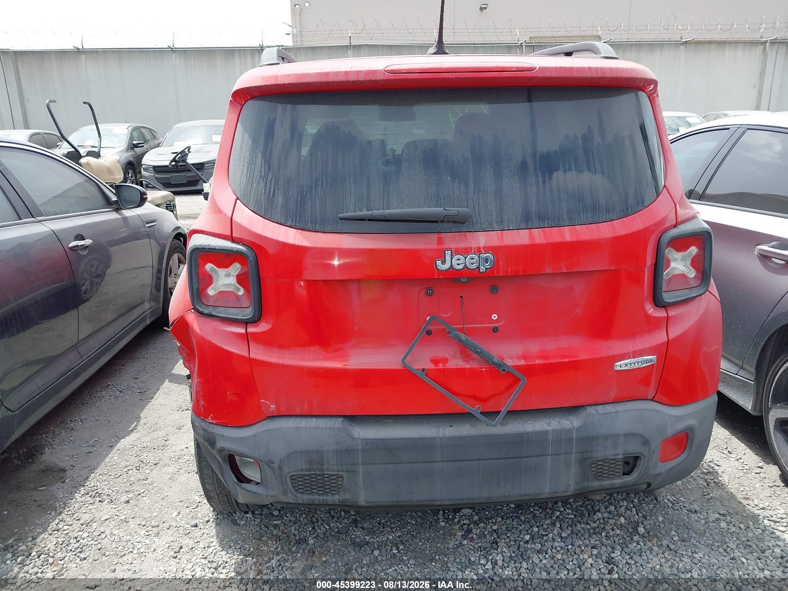 2015 Jeep Renegade Latitude Red vin: ZACCJABT4FPB32074
