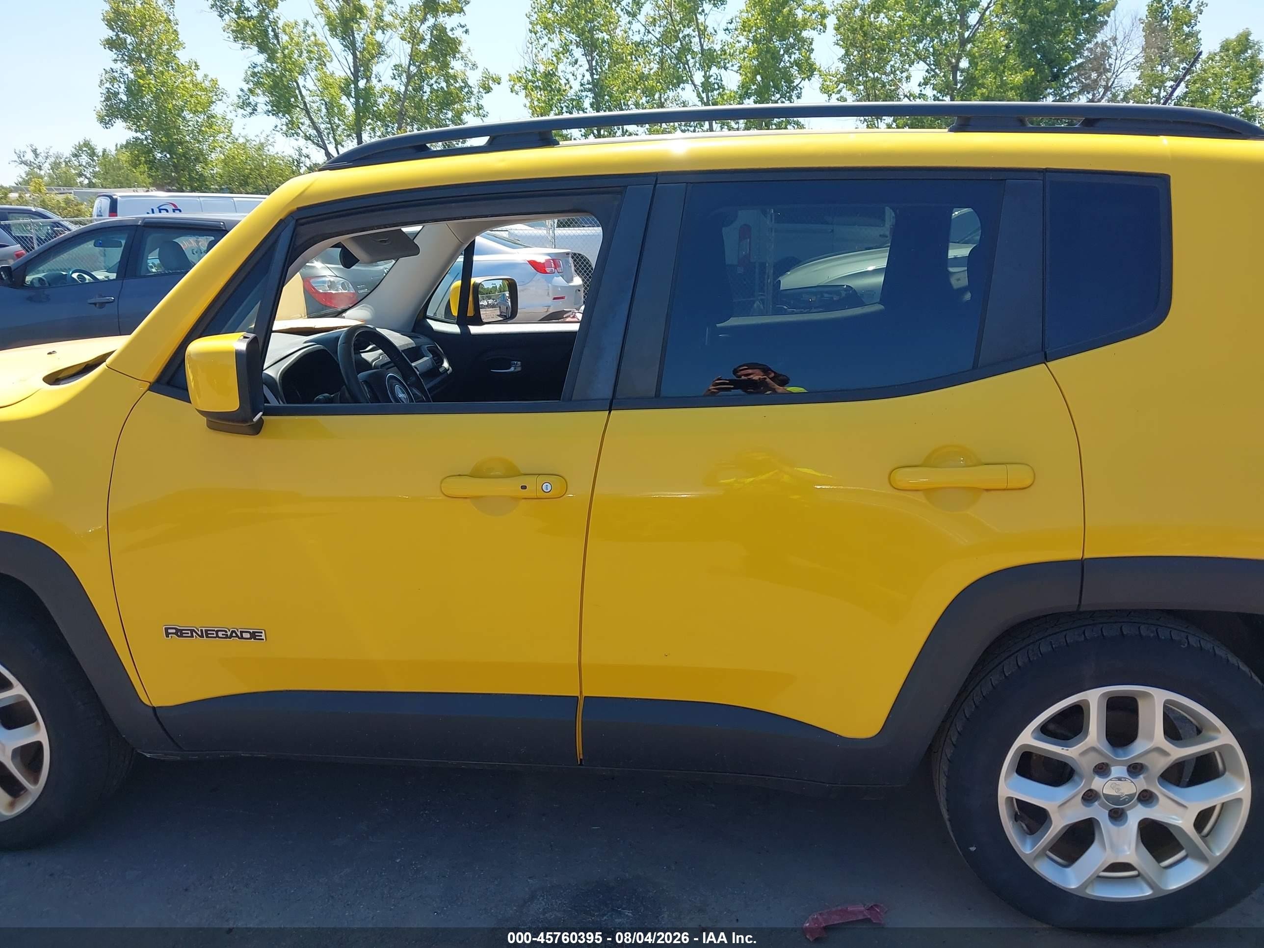 2015 Jeep Renegade Latitude Blue vin: ZACCJABT4FPB86409