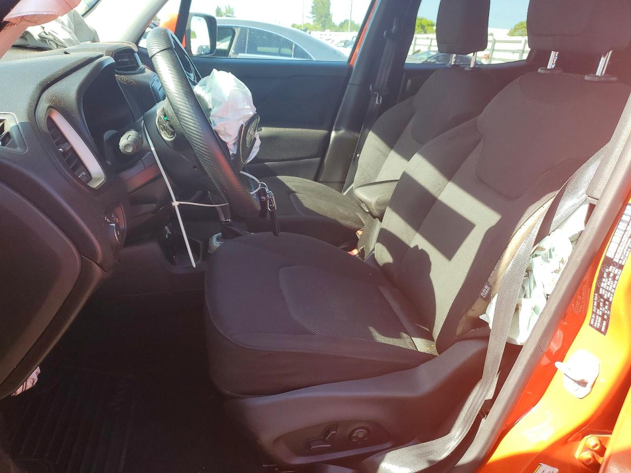2015 Jeep Renegade Latitude Orange vin: ZACCJABT4FPB89701