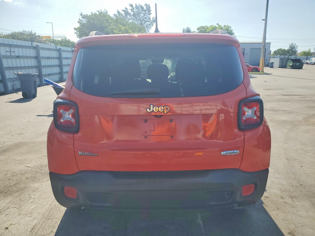 2015 Jeep Renegade Latitude Orange vin: ZACCJABT4FPB89701