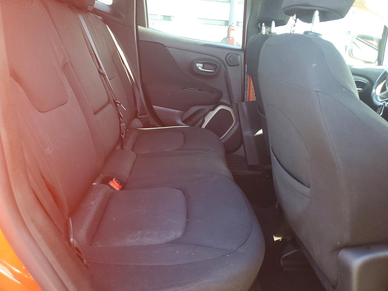 2015 Jeep Renegade Latitude Orange vin: ZACCJABT4FPB89701