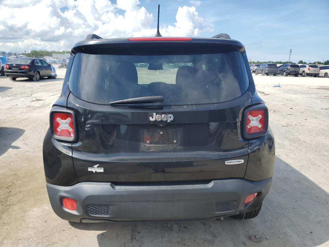 2015 Jeep Renegade Latitude Черный vin: ZACCJABT4FPC06657