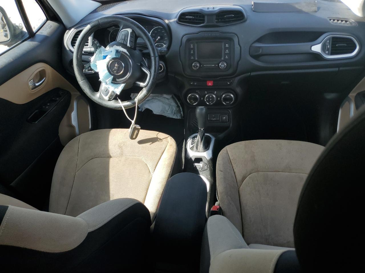 2015 Jeep Renegade Latitude Черный vin: ZACCJABT4FPC06657
